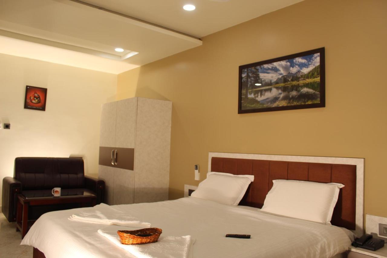 Hotel Kumbhakarna Guntur Ngoại thất bức ảnh